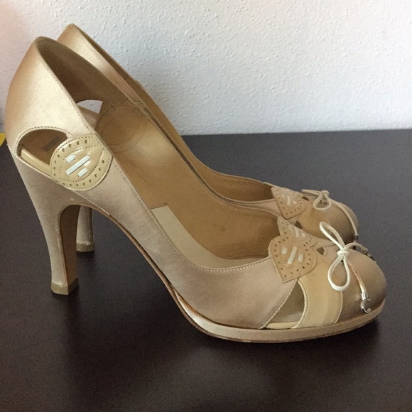 Christian Dior Satin Heels👠 - Picture 4 of 8